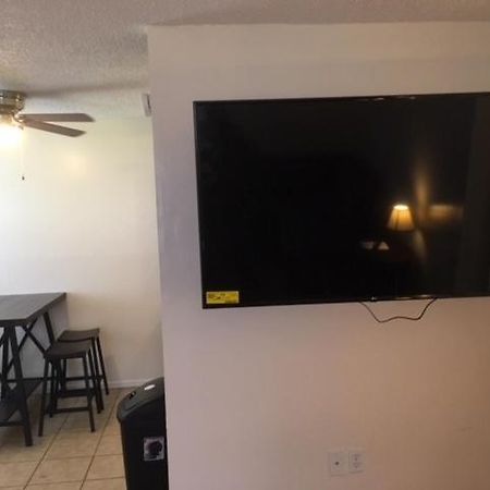 Fully Furnished Two Bedroom Apartment Lawton Kültér fotó